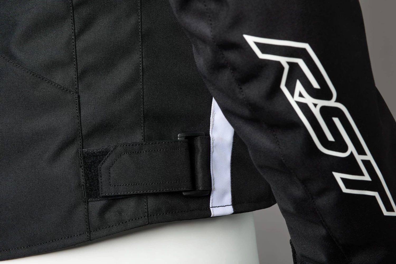 RST Isle Of Man TT Team Evo CE Textile Jacket - Black / White - Image 5