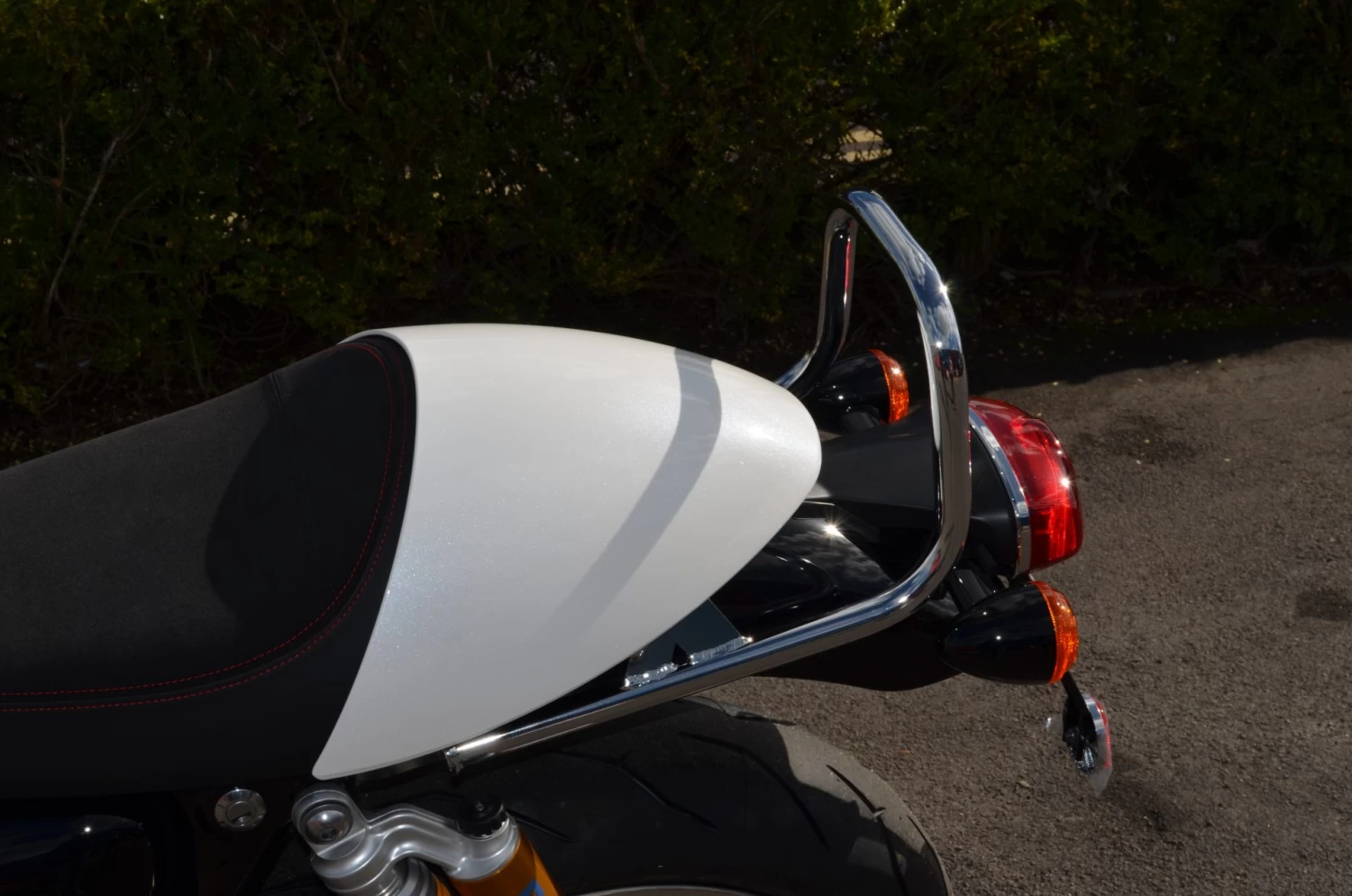 Renntec Passenger Grab Rail For Triumph - Chrome - Image 2