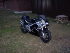 R&G Crash Protectors - Suzuki RGV 250 (All Years)